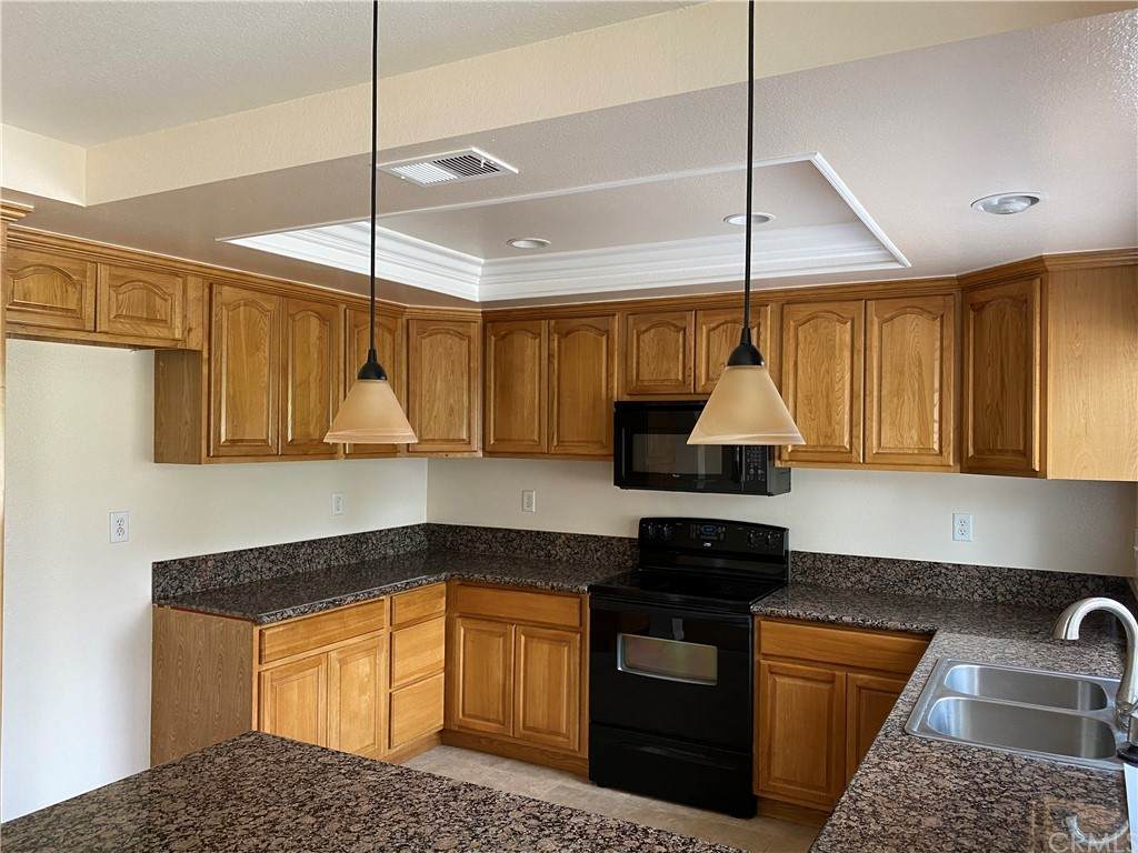 7 Holly Hill Lane - Photo 1