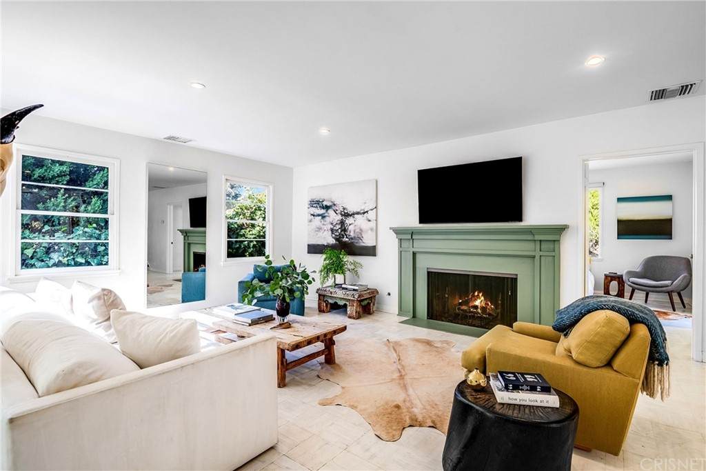 5733 Valley Oak Drive - Photo 1