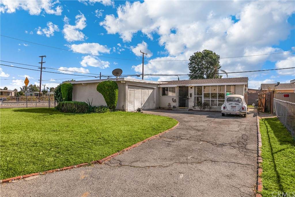 110 Devanah Street - Photo 1