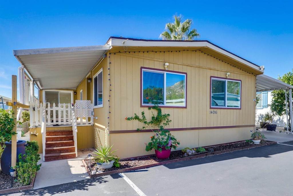 14016 Jasmine Ave - Photo 1
