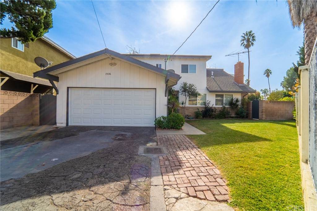 15436 Runnymede Street - Photo 1