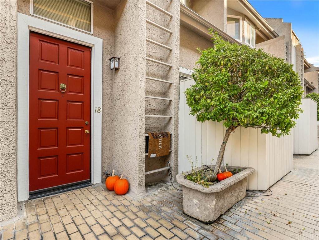 10911 Bluffside Drive - Photo 1