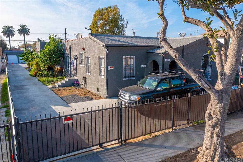 6313 Victoria Avenue - Photo 1