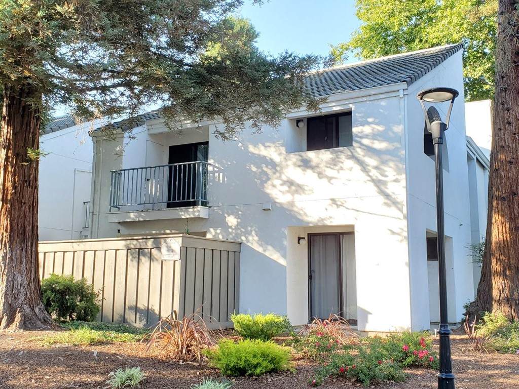 1055 N Capitol Ave. - Photo 1