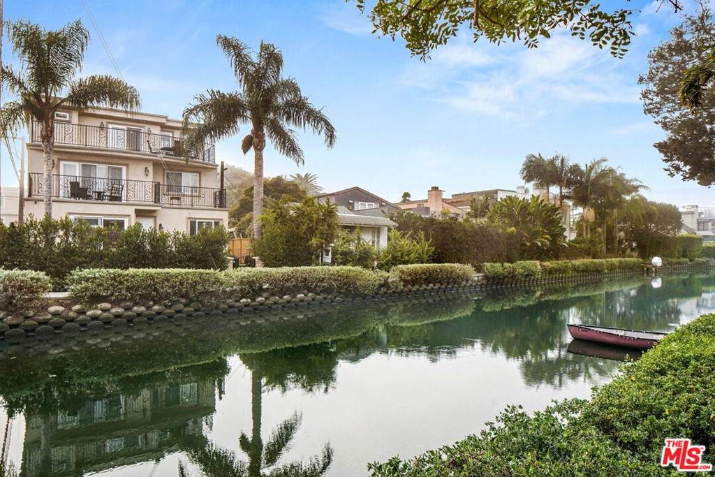3000 Grand Canal - Photo 1