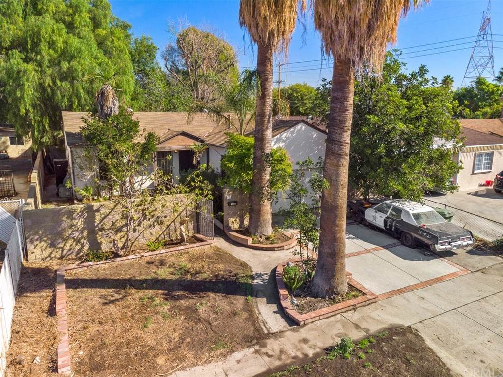 8500 Omelveny Avenue - Photo 1