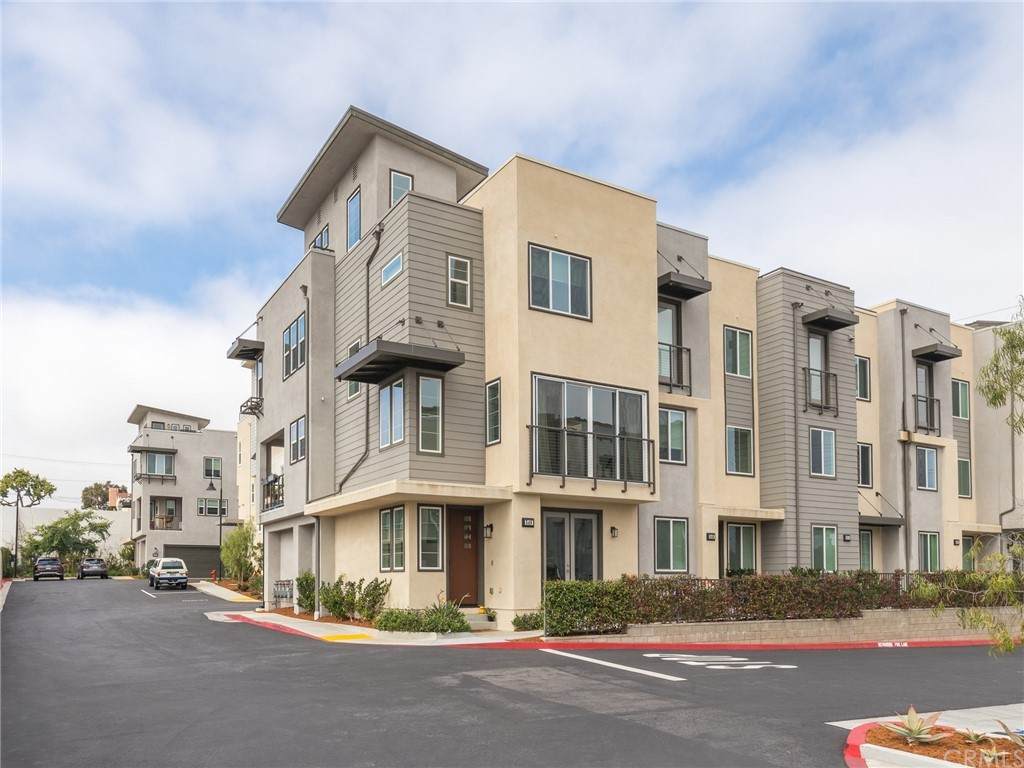 548 Imperial Avenue - Photo 1