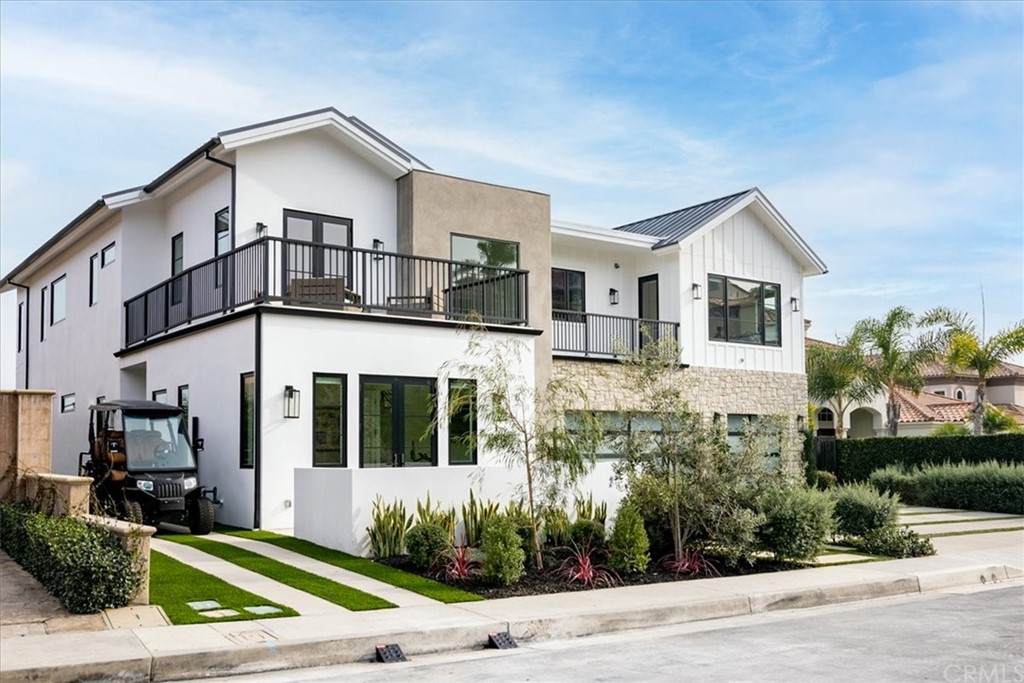 8 San Remo - Photo 1