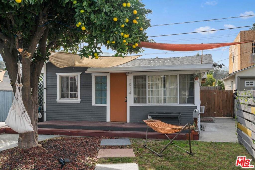 1914 Mellon Avenue - Photo 1