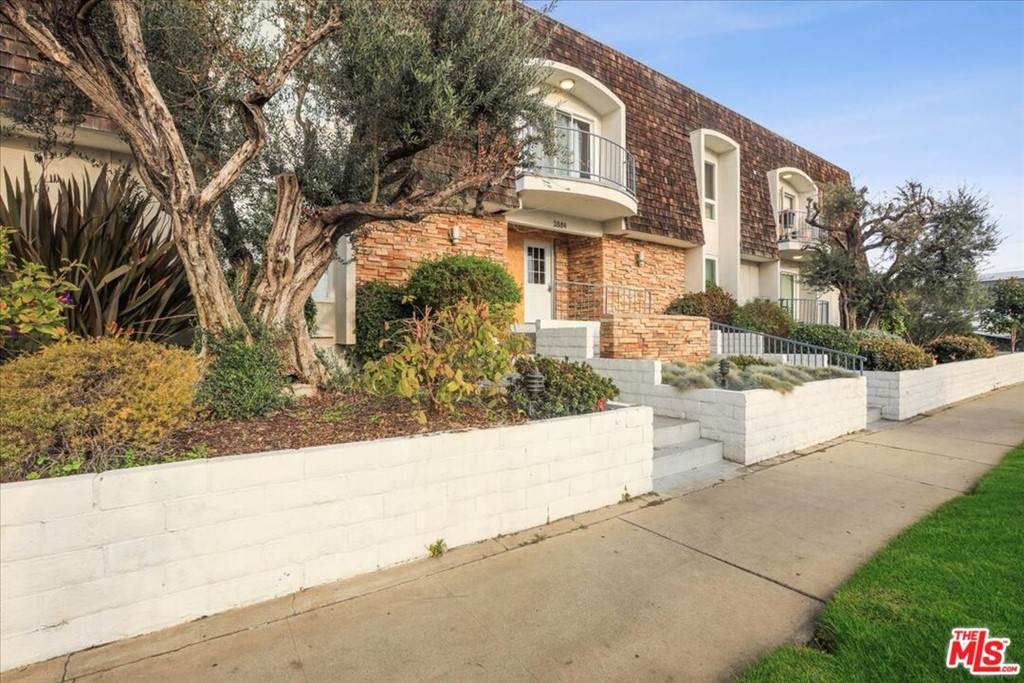 2884 Sawtelle Boulevard - Photo 1