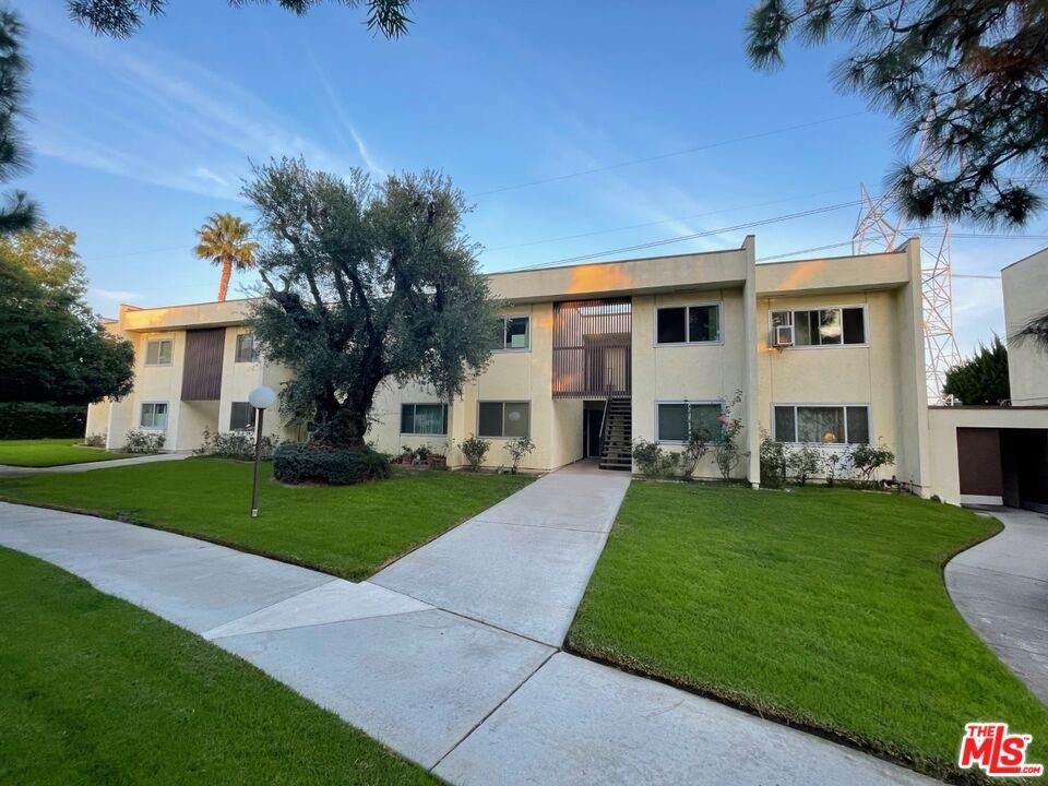 11813 Runnymede Street - Photo 1