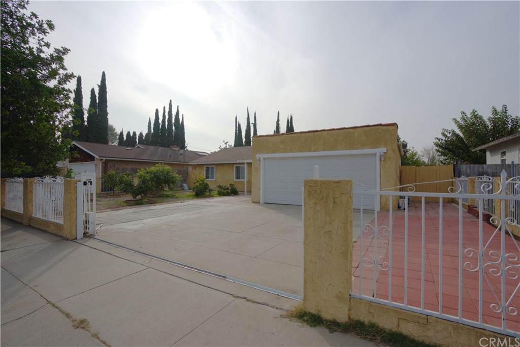 4515 Stewart Avenue - Photo 1