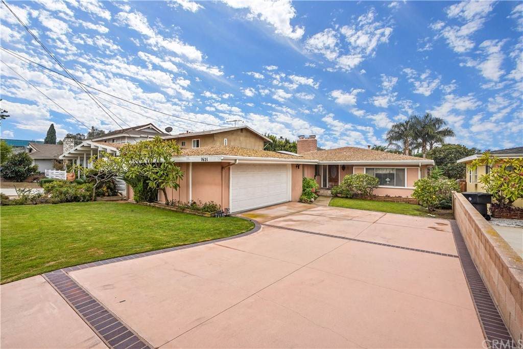 1621 Flower Avenue - Photo 1