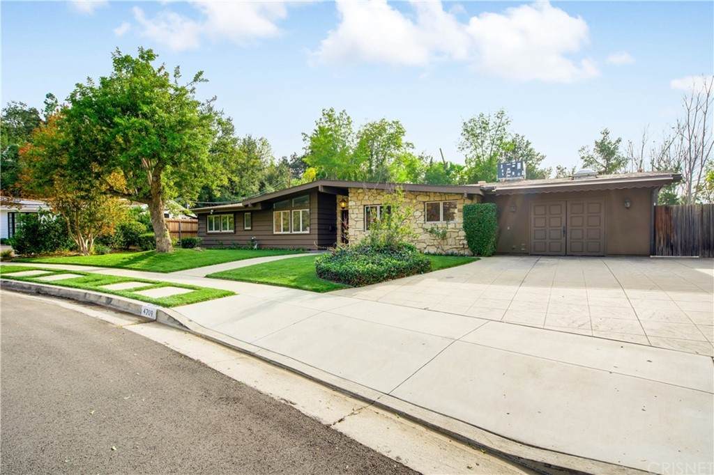 4709 Almidor Avenue - Photo 1