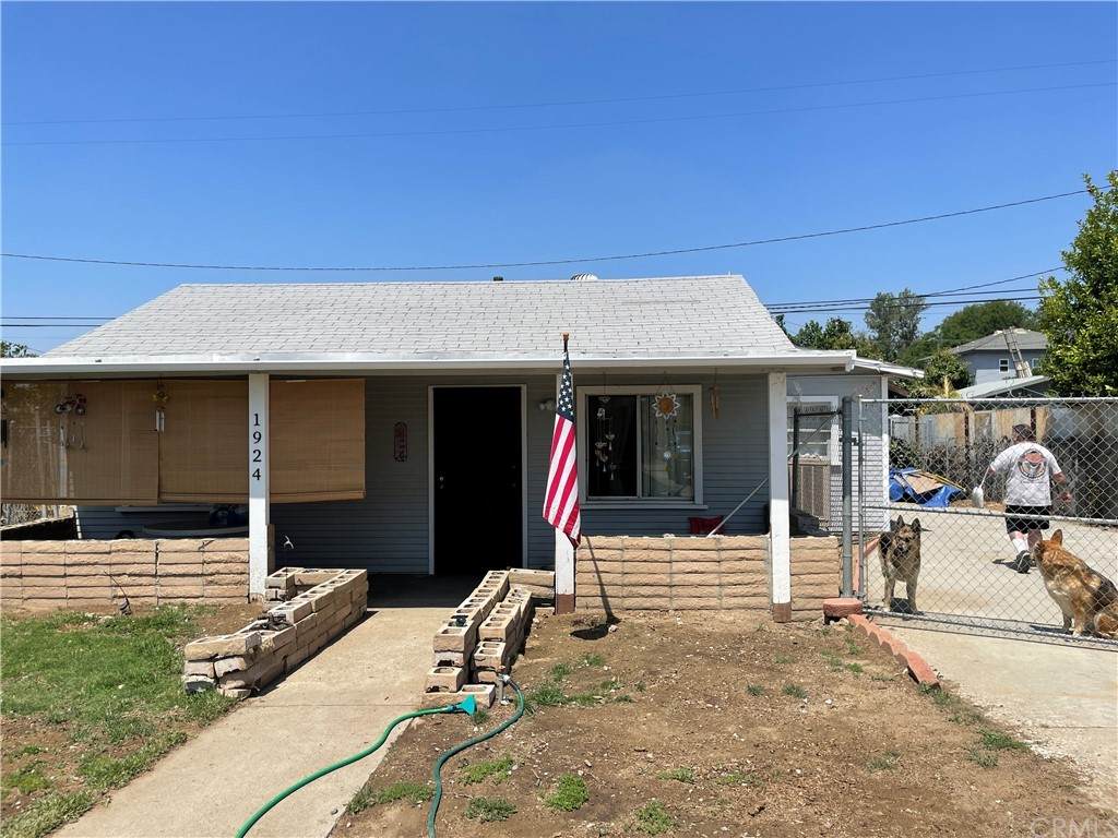 1924 Helen Avenue - Photo 1