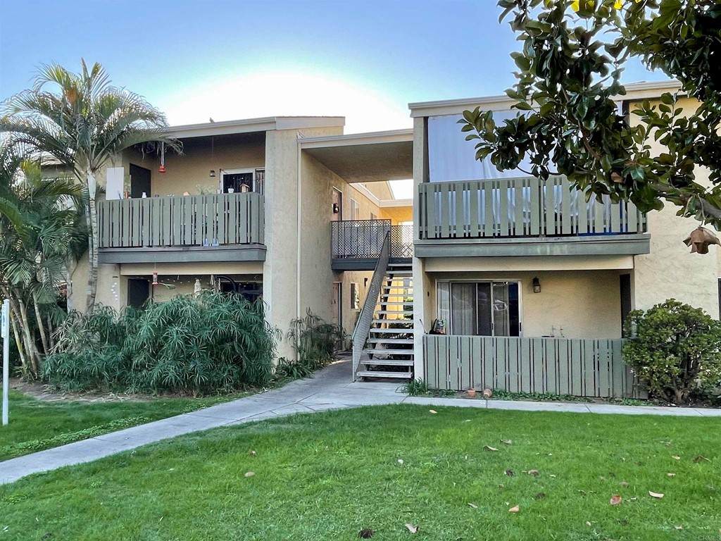 830 Lincoln Avenue - Photo 1