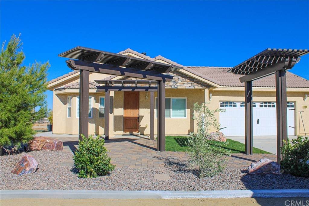 4950 Shady Drive - Photo 1