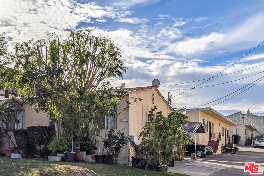 521 Pomelo Avenue - Photo 1