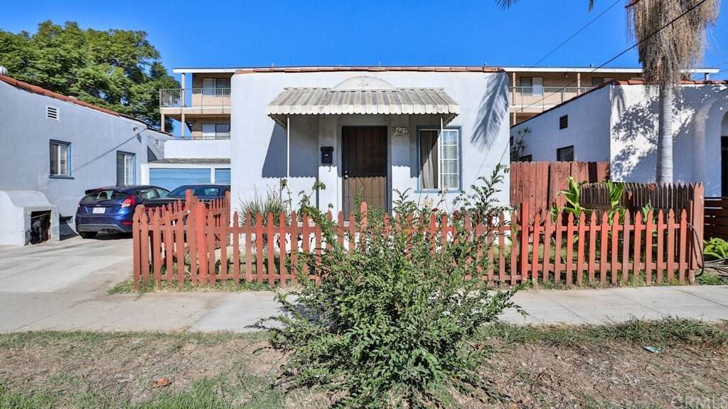 2607 11th Street - Photo 1