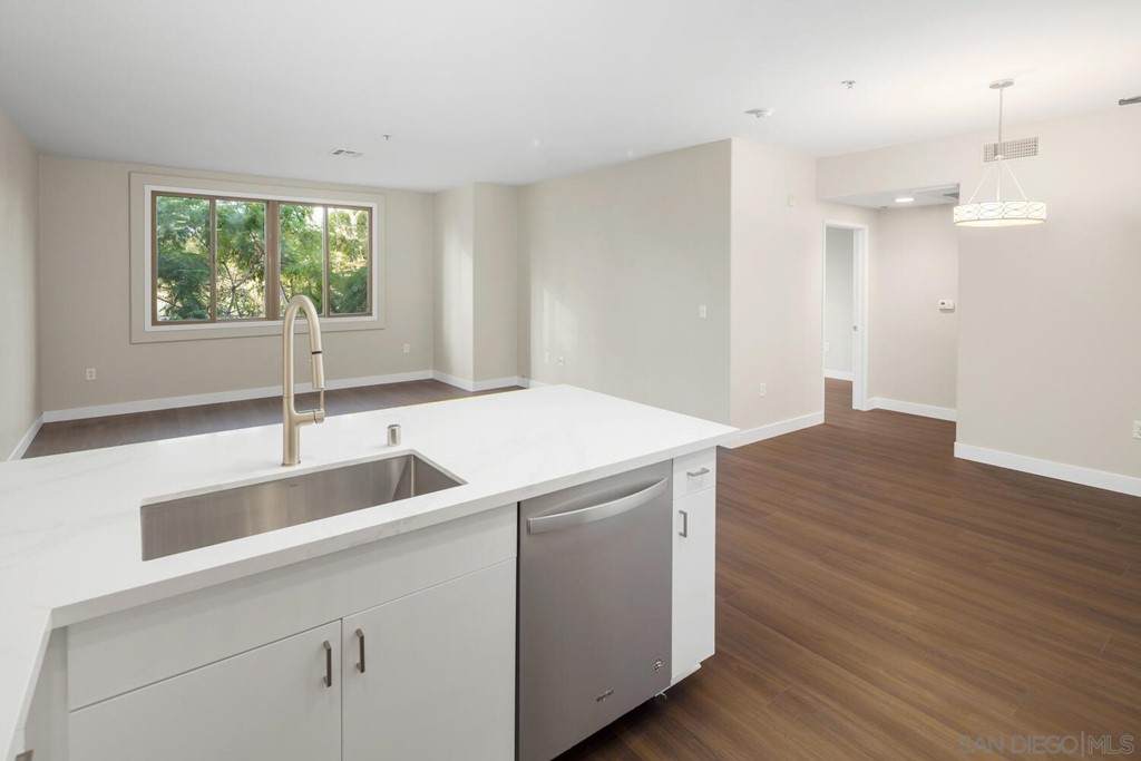 1501 Front St - Photo 1