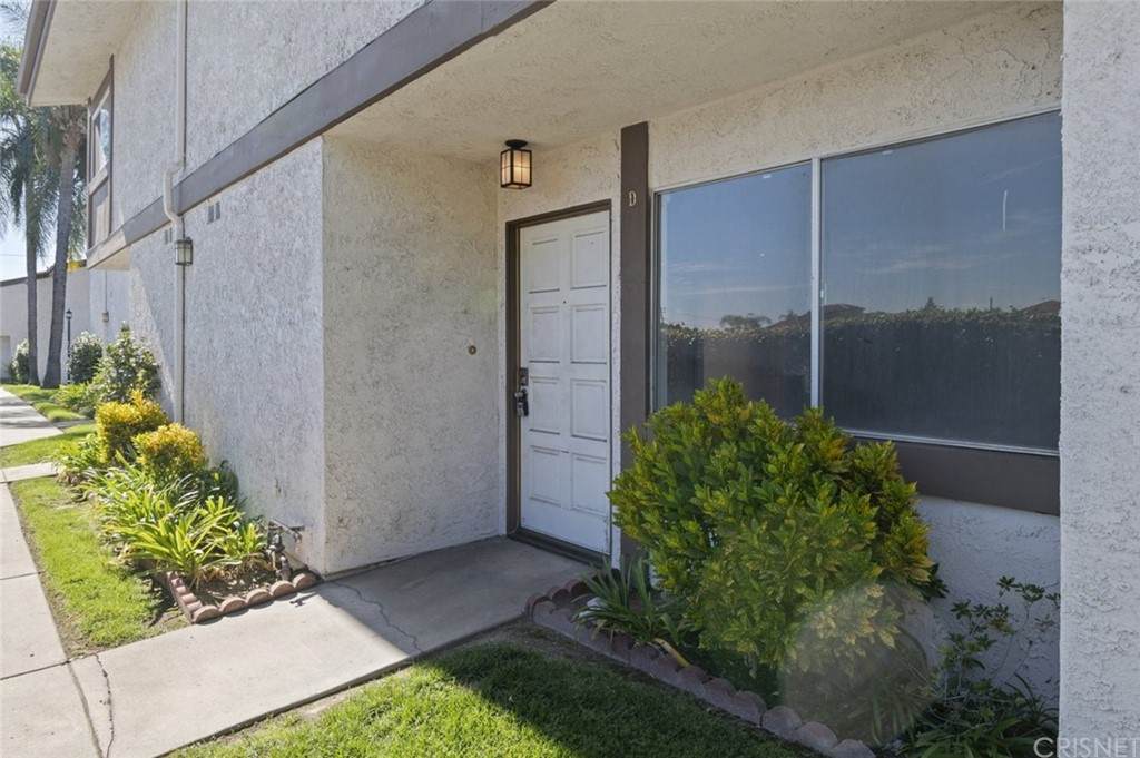 1049 Huntington Drive - Photo 1
