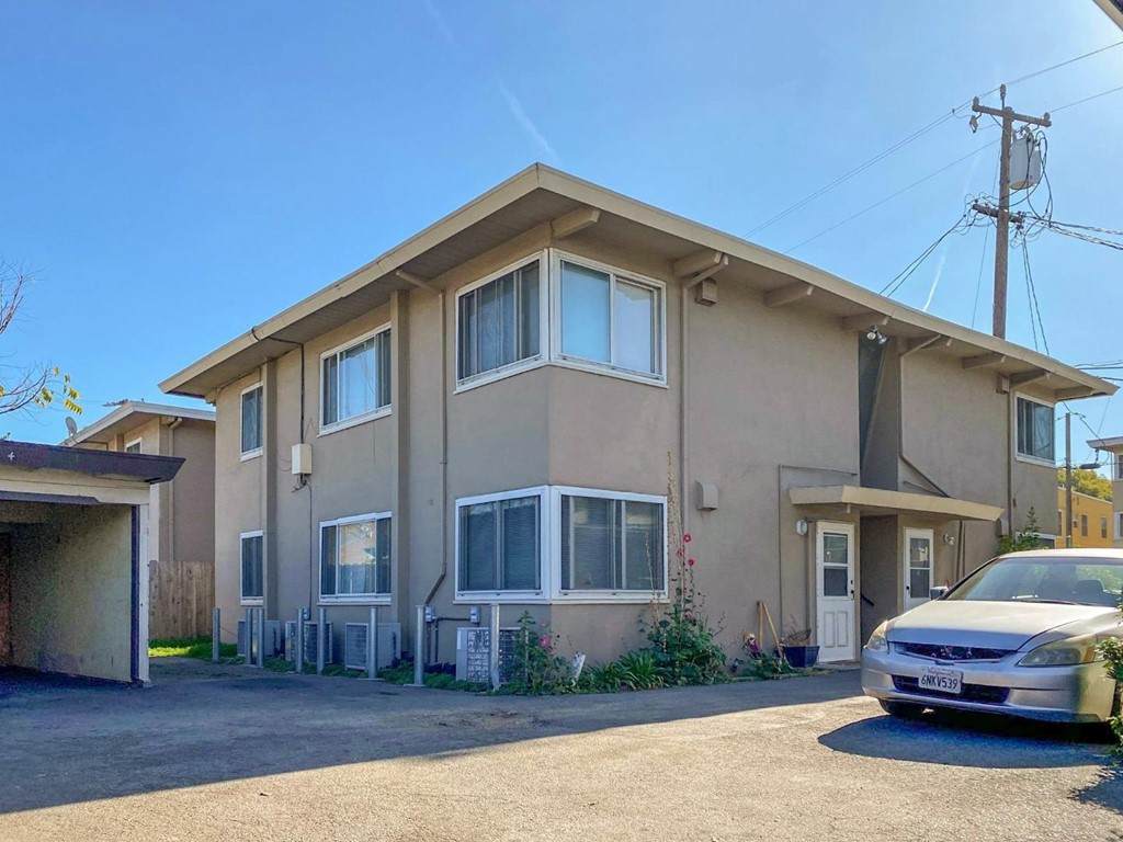 121 Graham Avenue - Photo 1