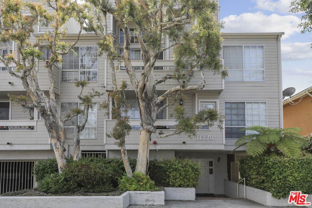 11930 Avon Way - Photo 1