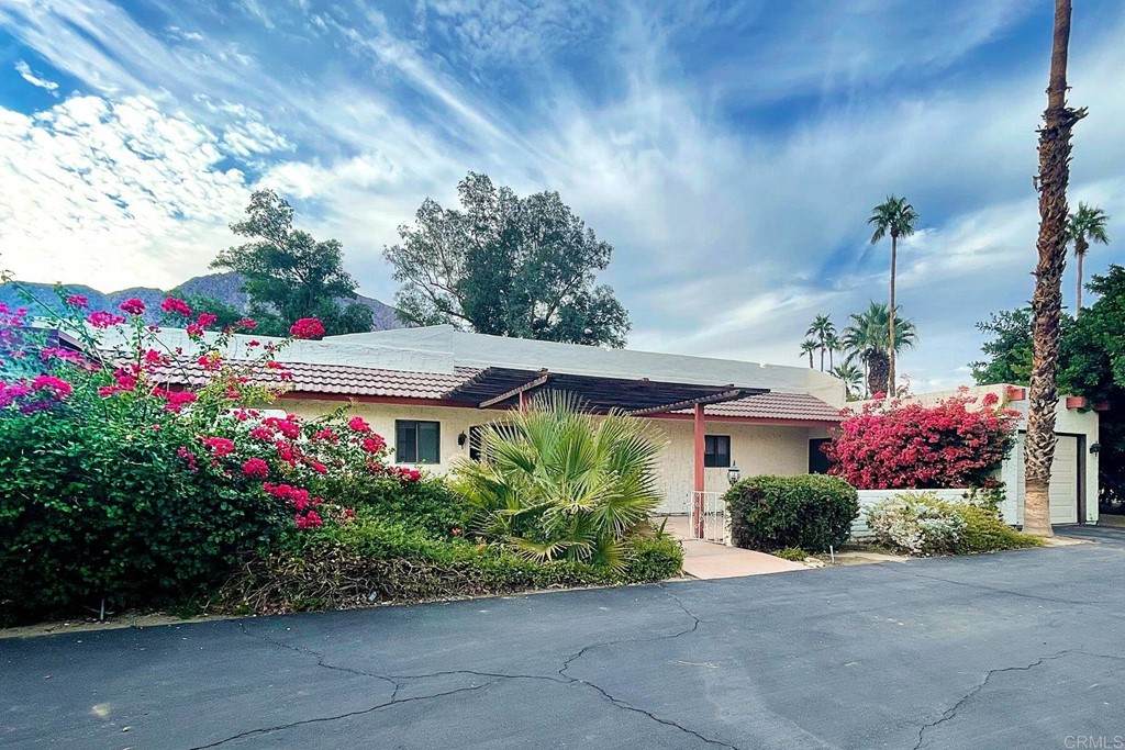 1528 De Anza Drive - Photo 1