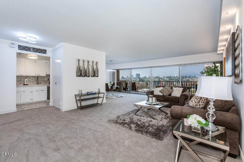 10450 Wilshire Boulevard - Photo 1