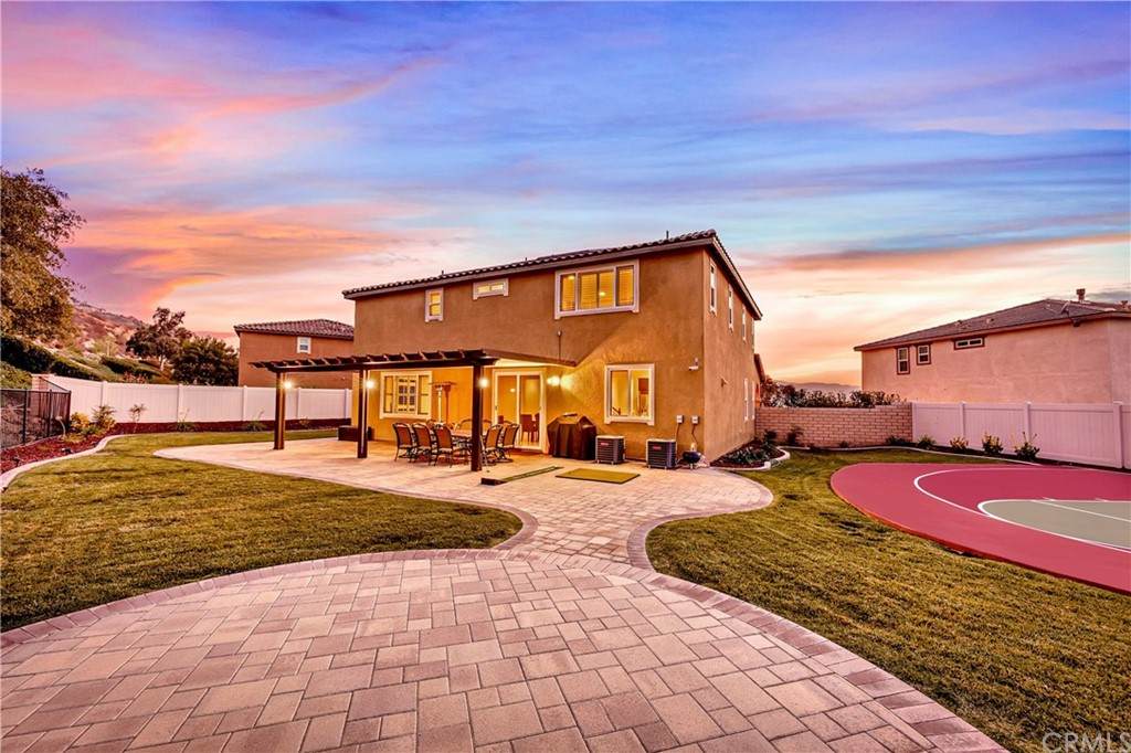 16784 Golden Bluff Loop - Photo 1