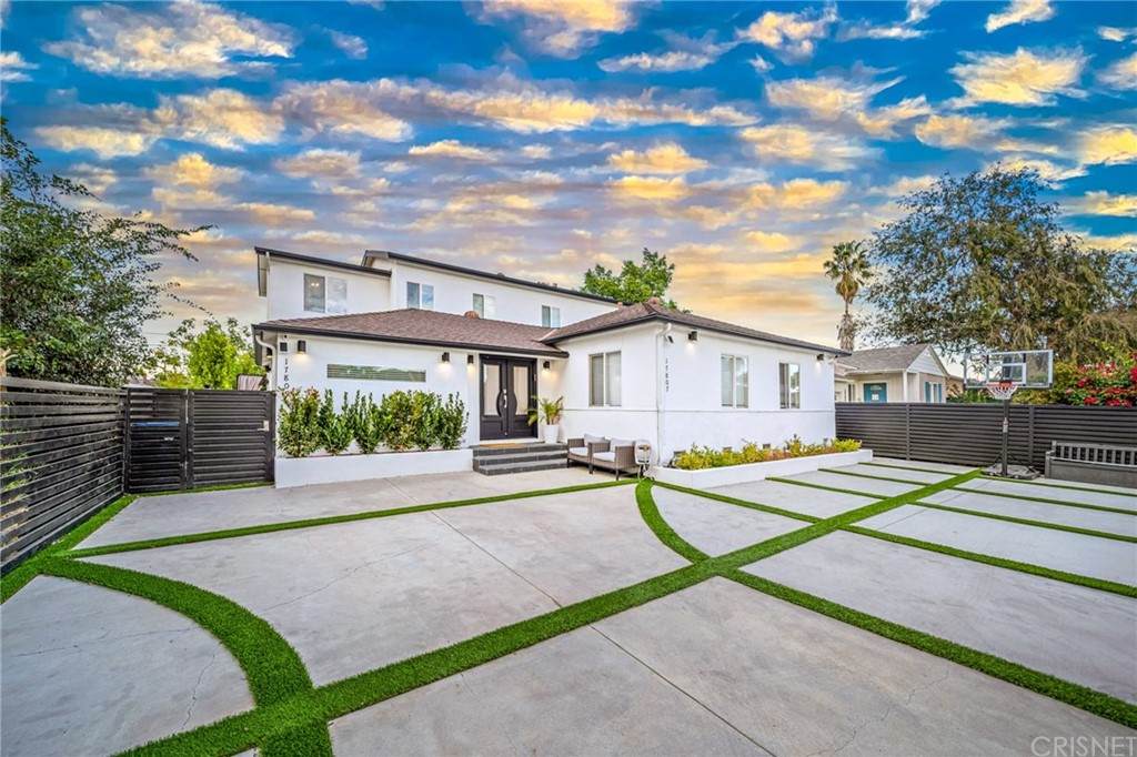 17807 Collins Street - Photo 1