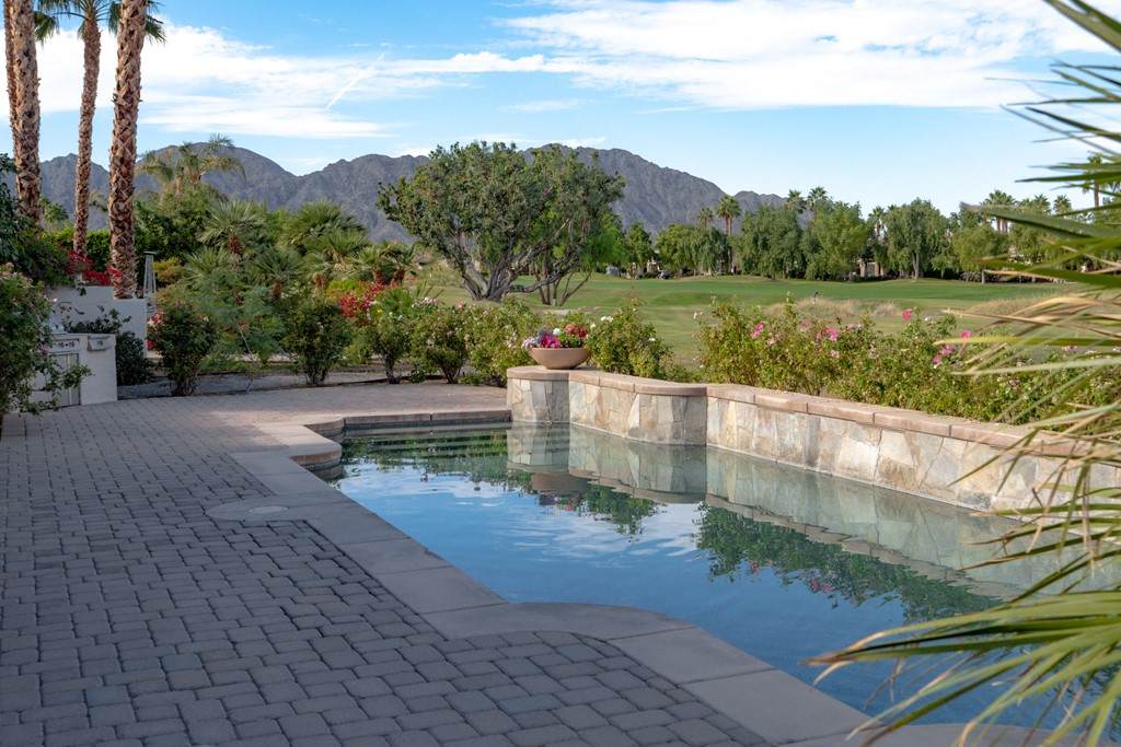 81370 Golf View Drive - Photo 1