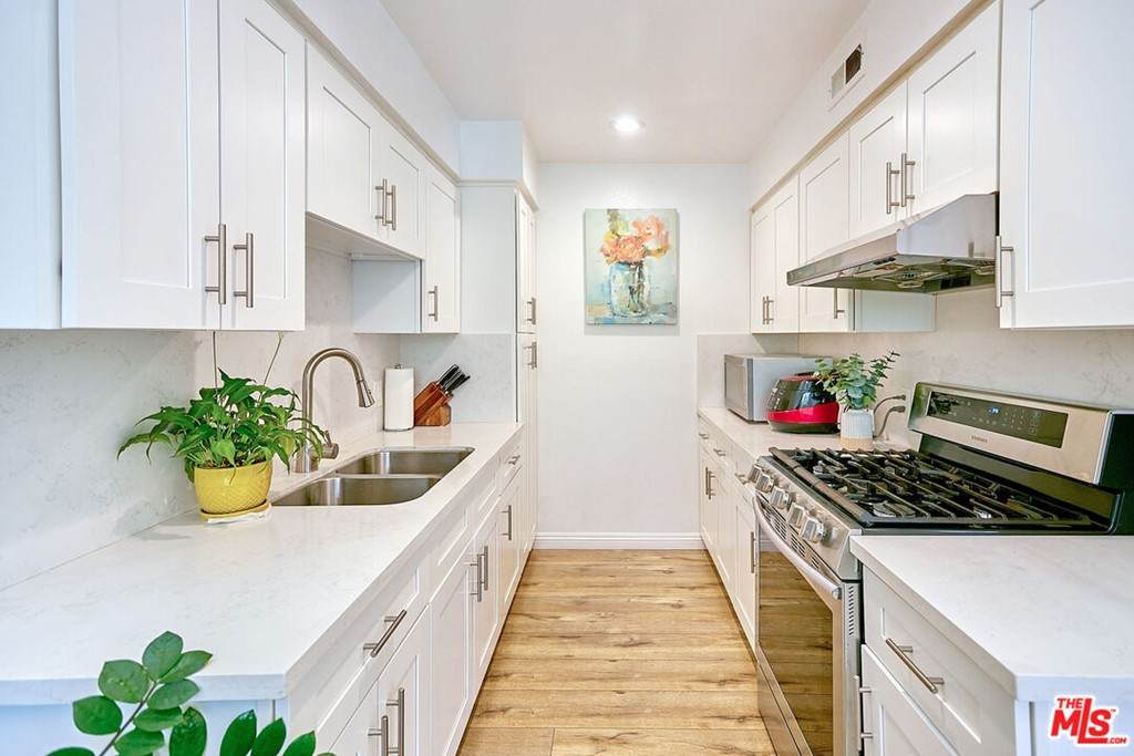 315 Harvard Boulevard - Photo 1