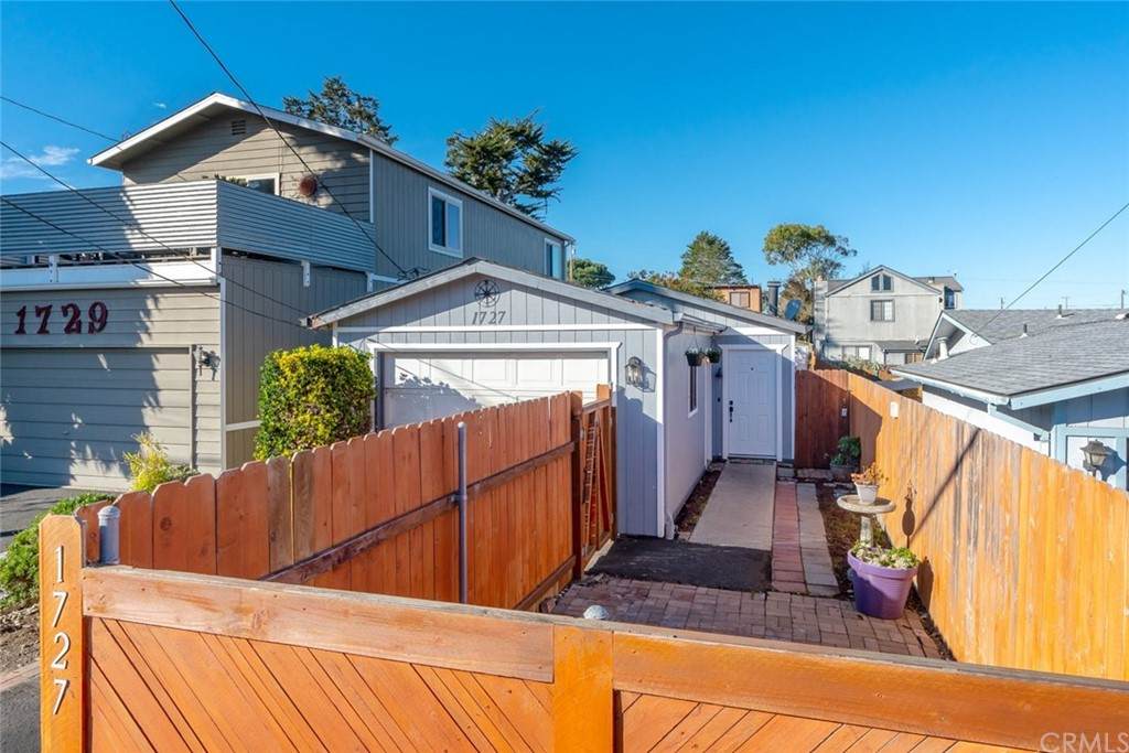 1727 11th Street - Photo 1