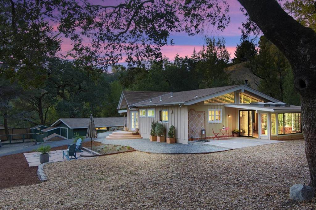4186 Glenwood Drive - Photo 1