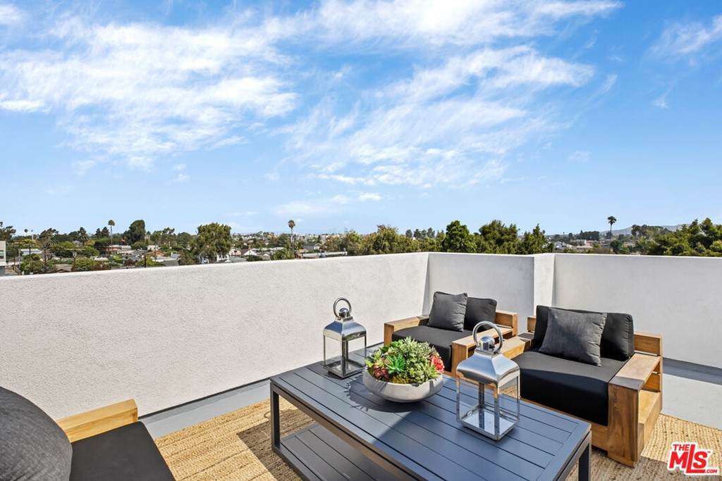 4912 Centinela Avenue - Photo 1