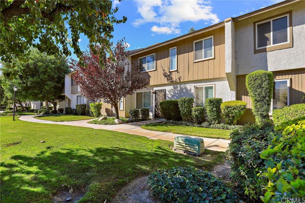 1011 Clark Street - Photo 1