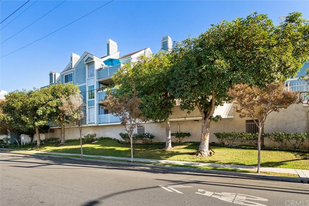 628 Daisy Ave - Photo 1