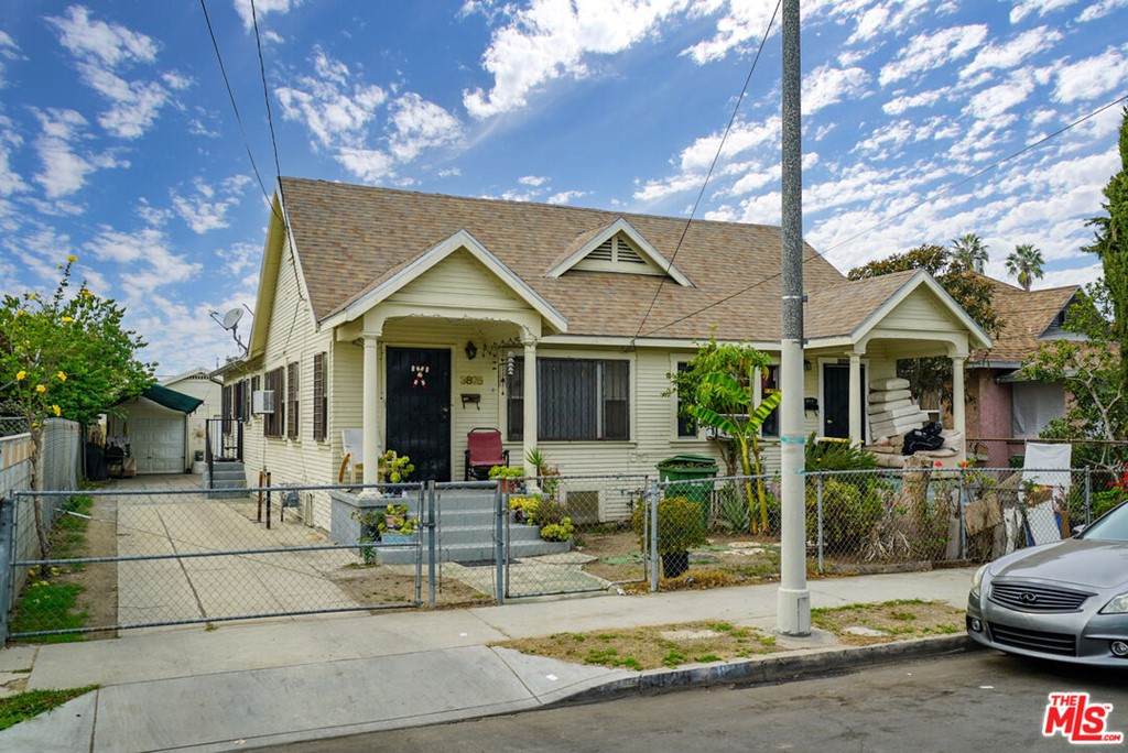 3823 Walton Avenue - Photo 1