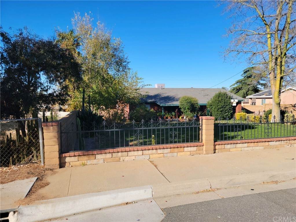 1010 Douglas Street - Photo 1