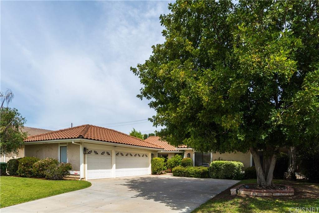 23427 Blythe Street - Photo 1