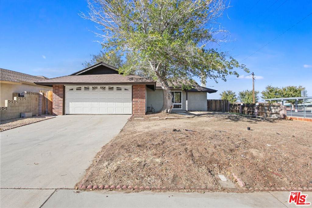 39093 Foxholm Drive - Photo 1