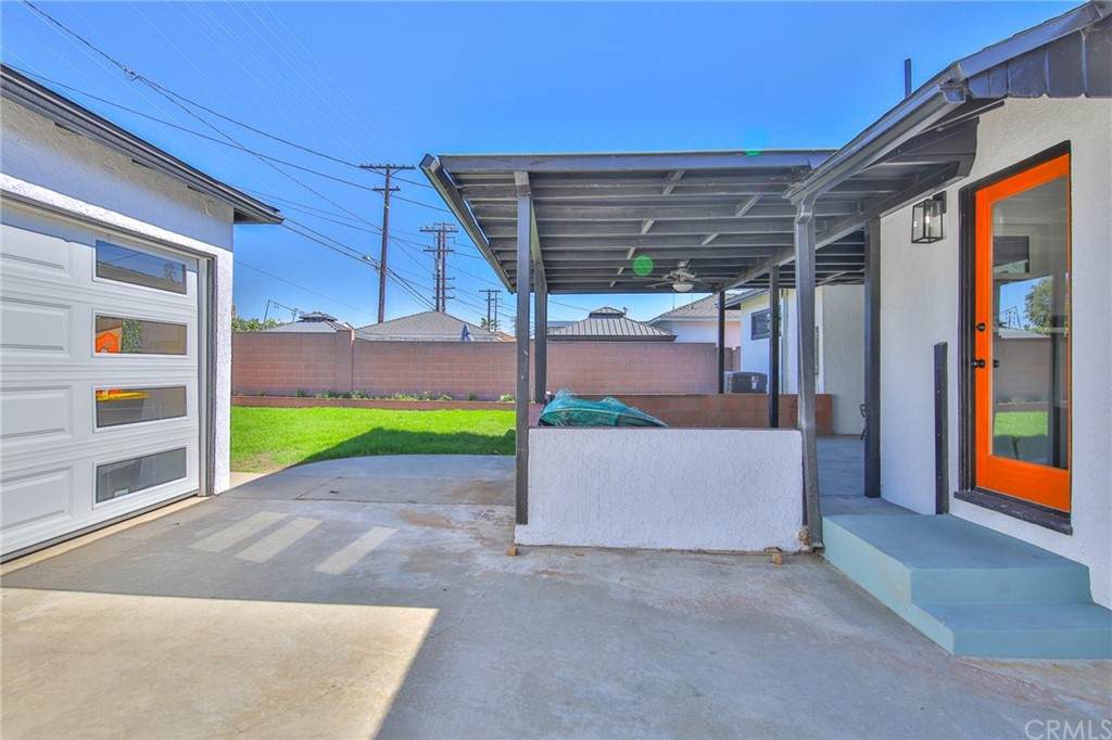5745 Tanglewood Street - Photo 1