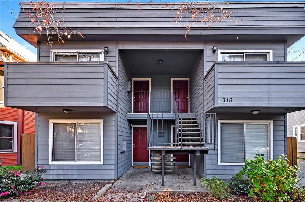 715 19th Street - Photo 1