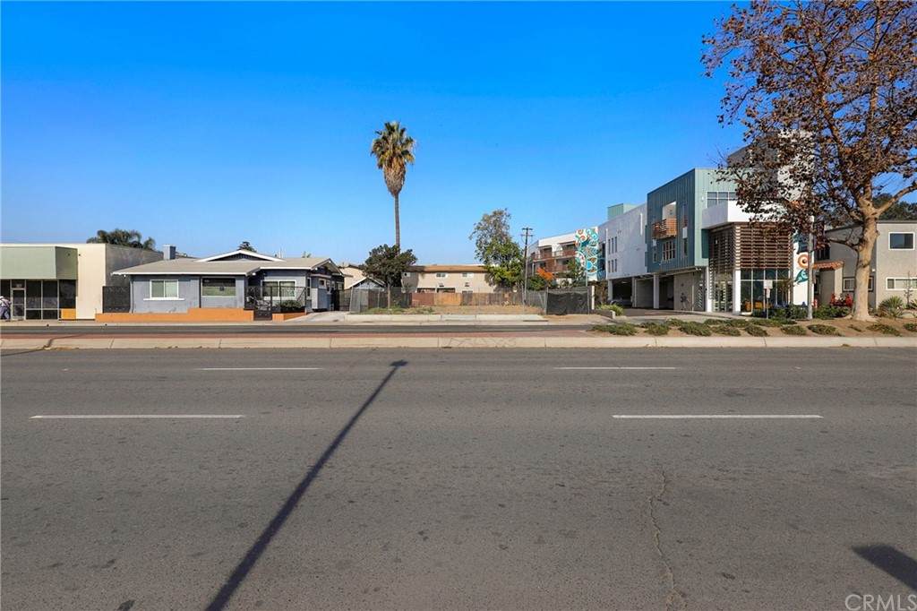 315 17th Street - Photo 1