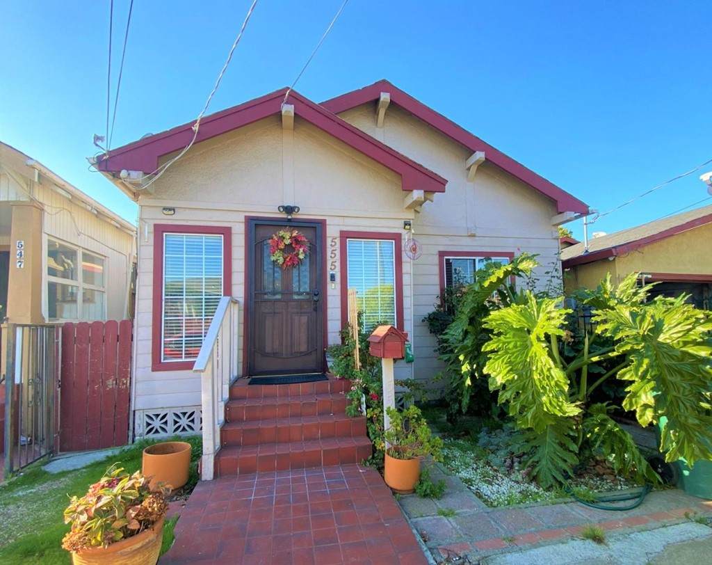 555 9th Street - Photo 1