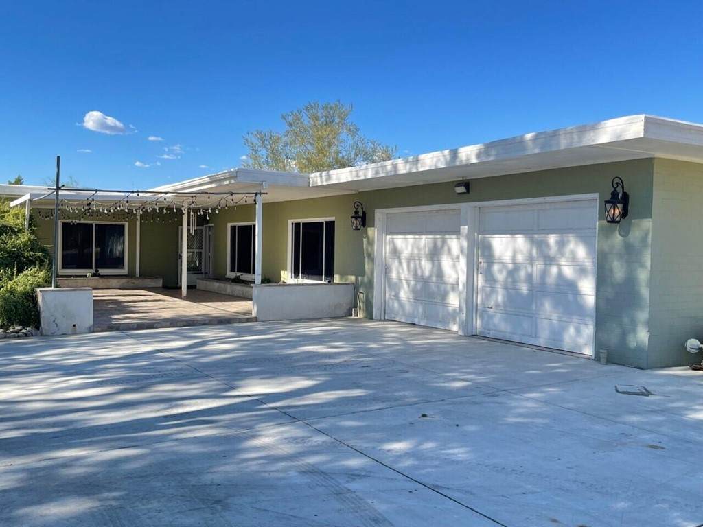 65918 10th Street - Photo 1