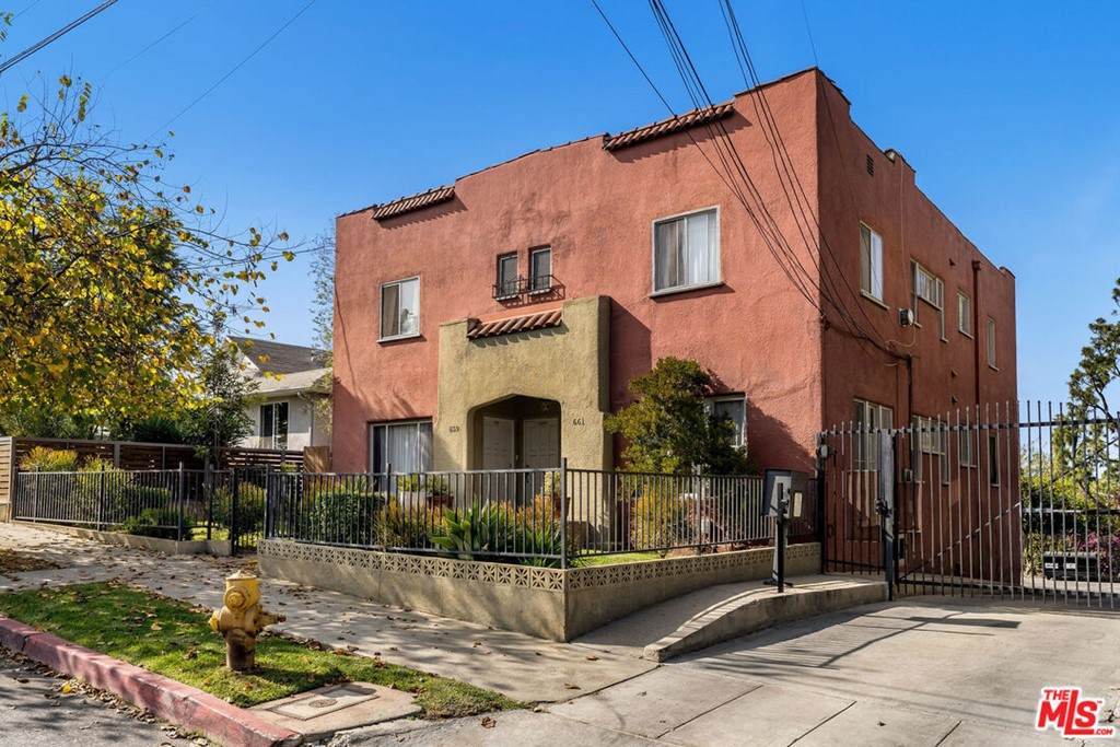 659 Imogen Avenue - Photo 1