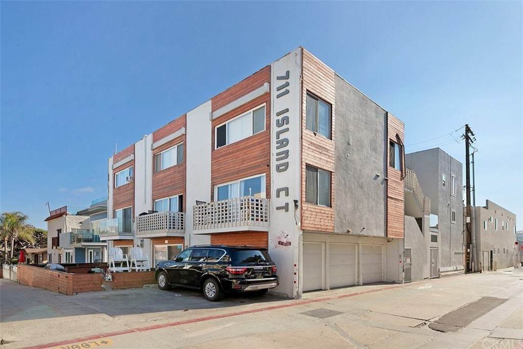 711 Island Court - Photo 1