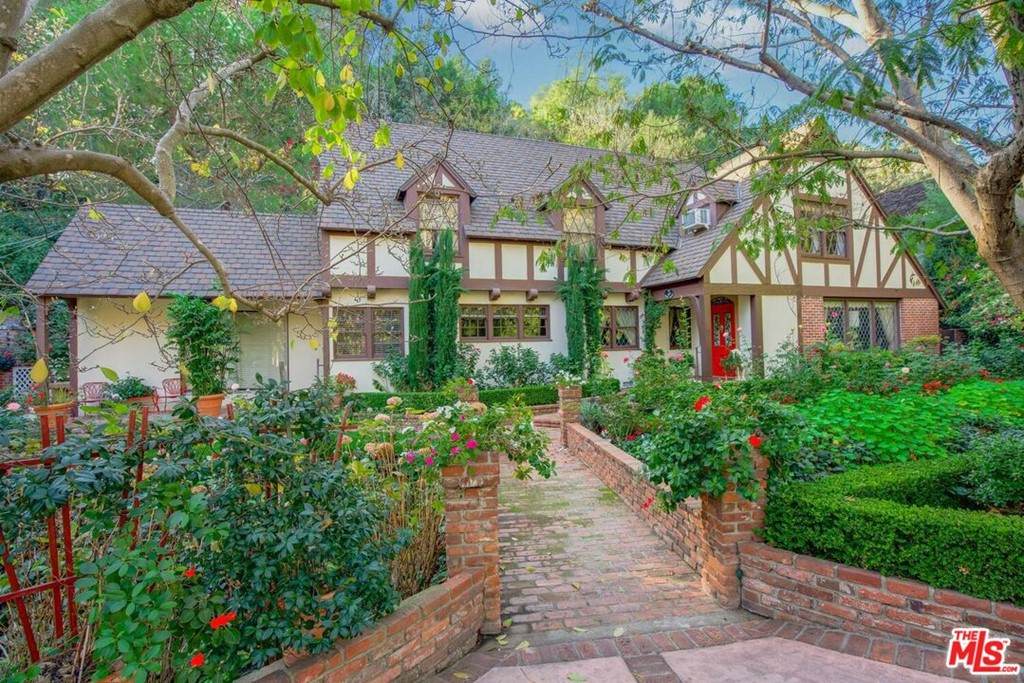 567 Beverly Glen Boulevard - Photo 1
